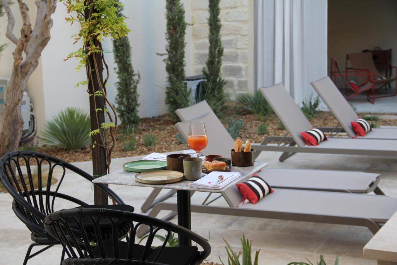 Hotel Marcelle en Camargue Aigues-Mortes Exterior foto