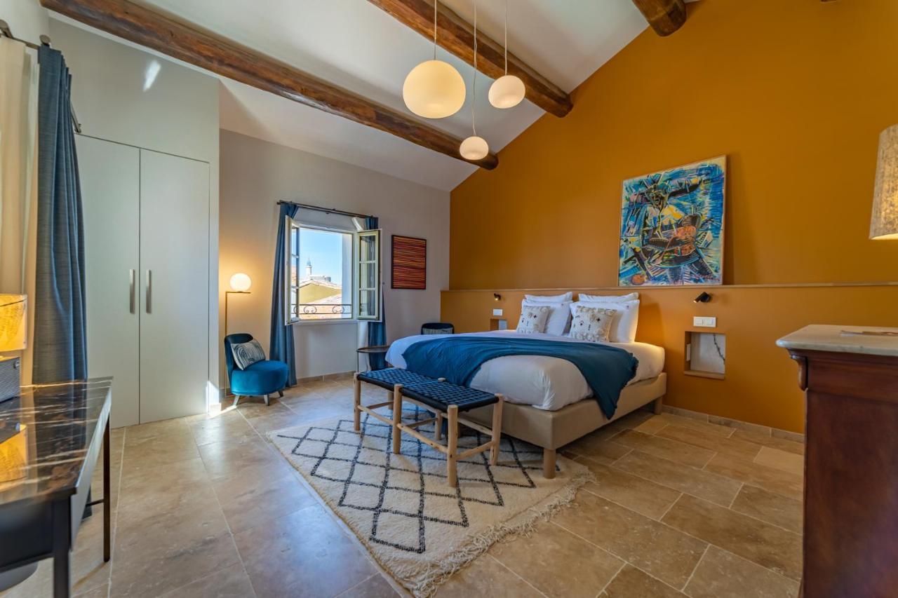 Hotel Marcelle en Camargue Aigues-Mortes Exterior foto