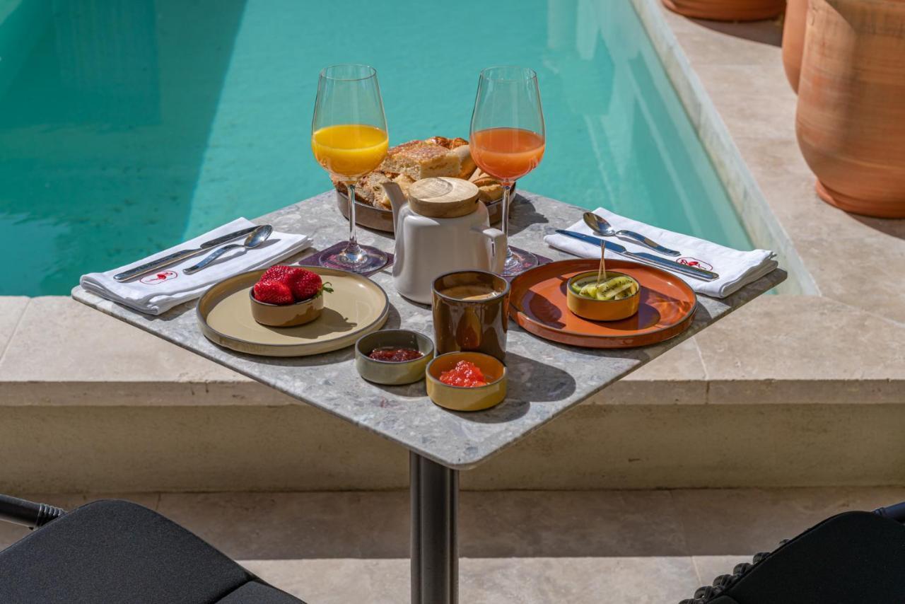 Hotel Marcelle en Camargue Aigues-Mortes Exterior foto